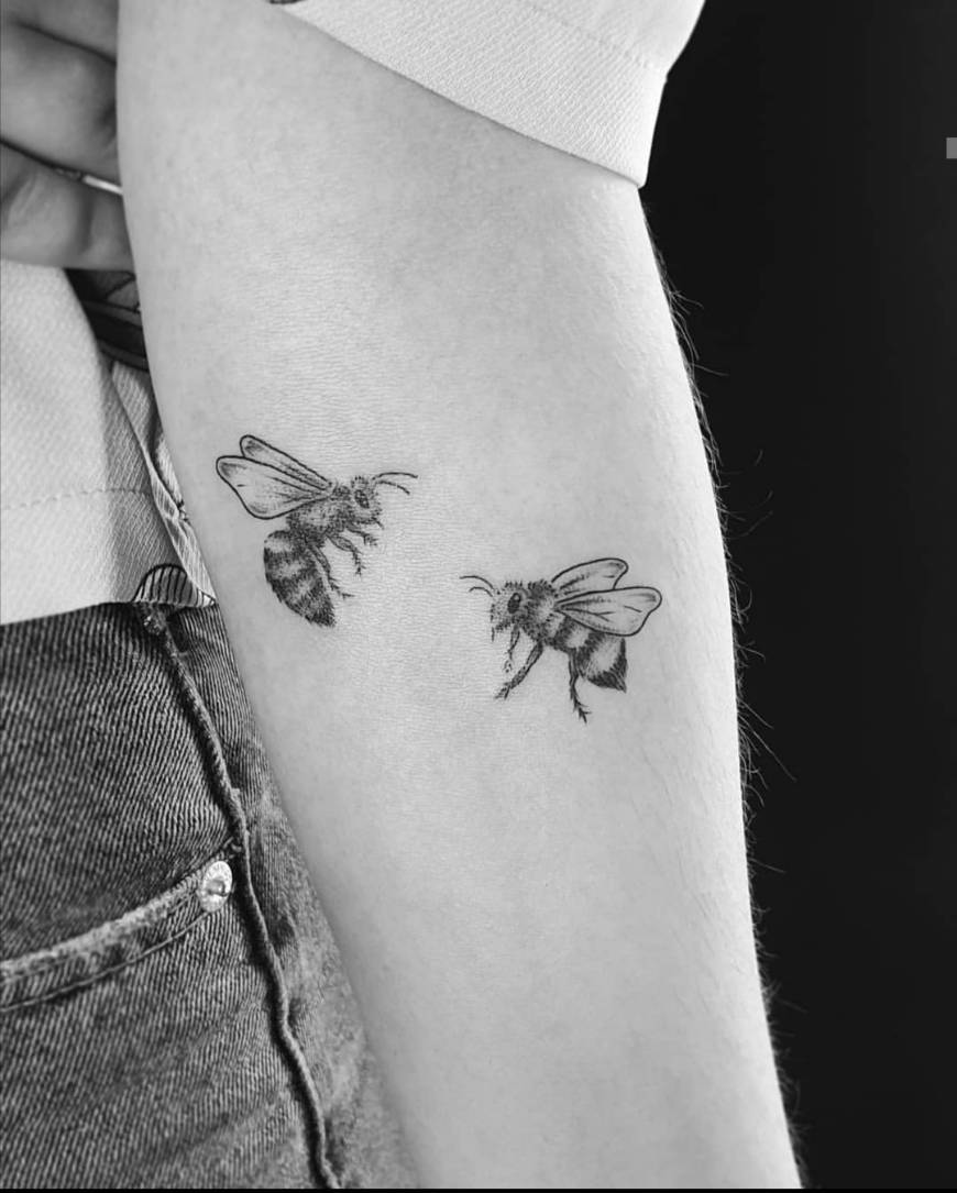 Moda Bee Tattoo