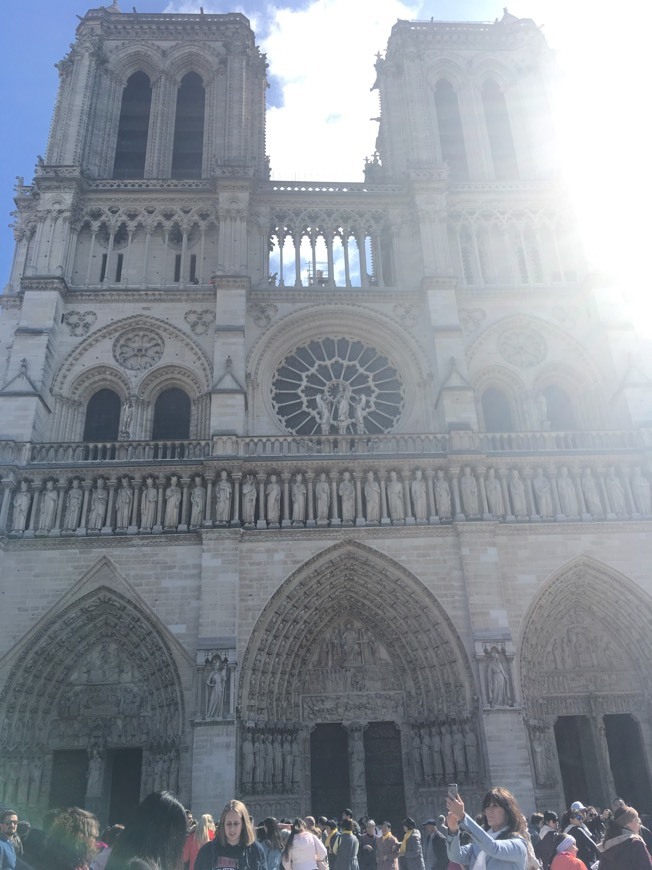 Lugar Catedral de Notre Dame