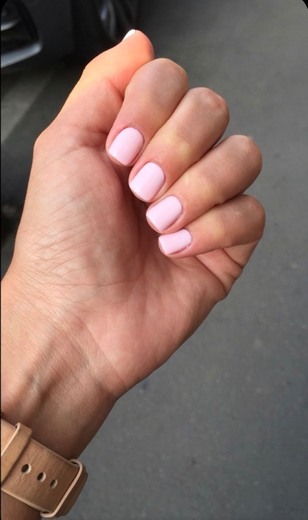 Nails nude pink 