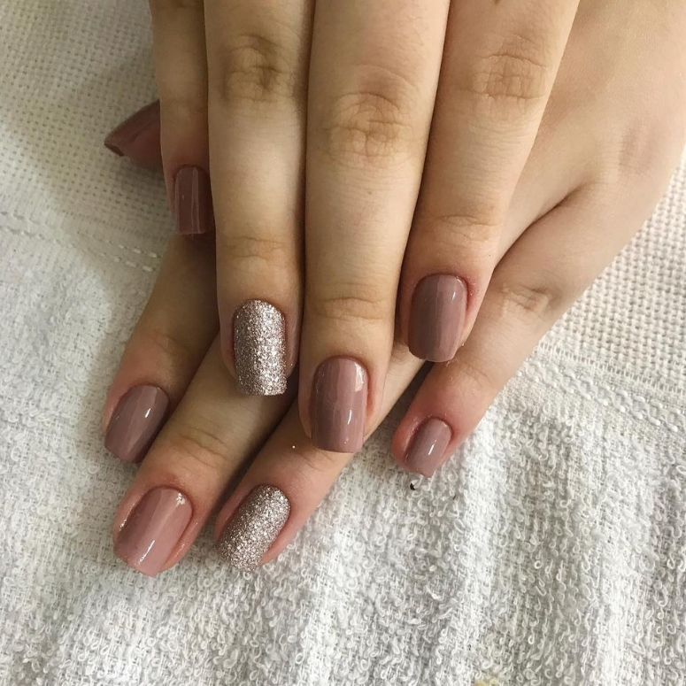 Fashion Ideias de unhas nude