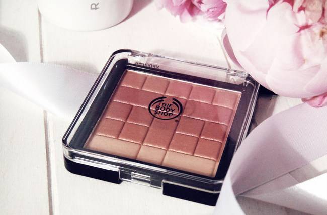 Shimmer waves blush - the body shop