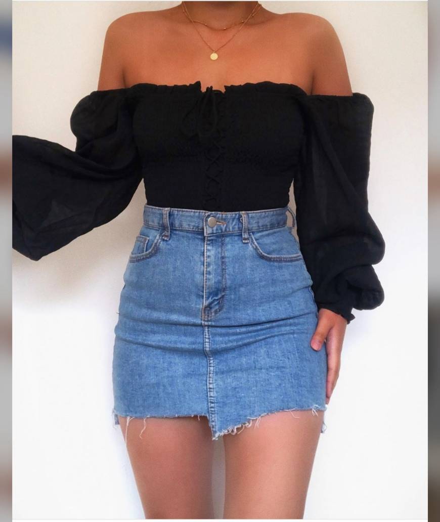 Moda long sleeve crop top with denim skirt