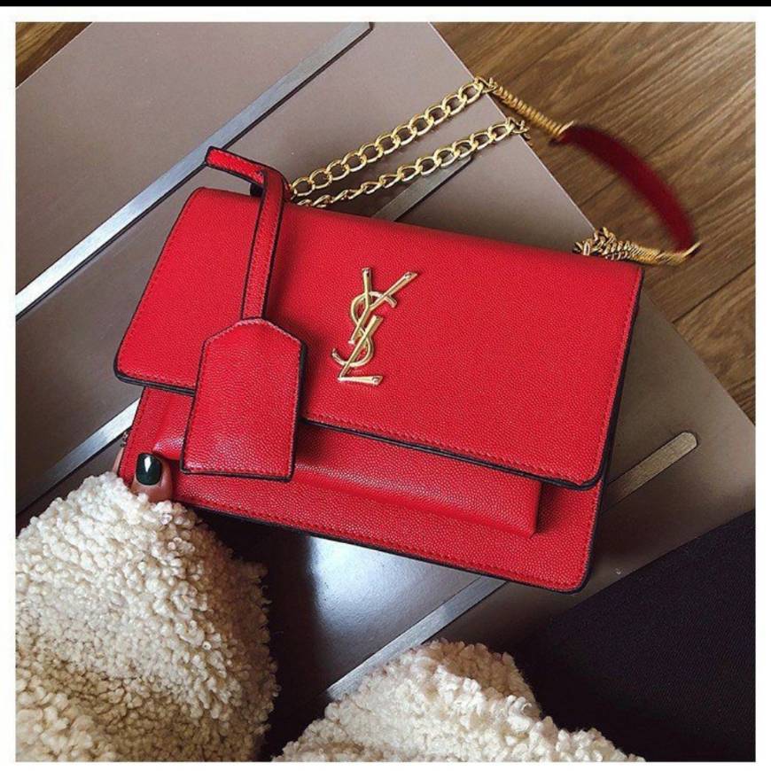 Moda Mala de Yves Saint Laurent em vermelho