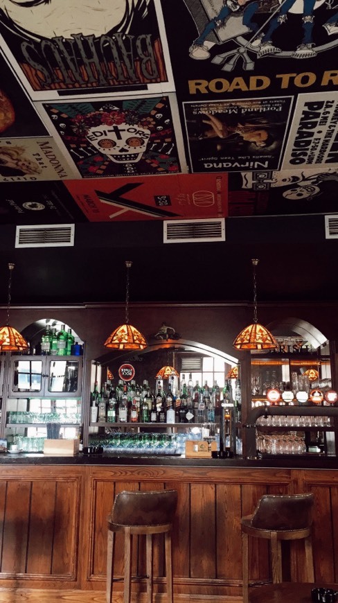 Lugar SideWays Irish Pub