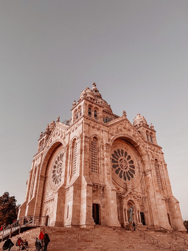 Lugar Santuário do Monte de Santa Luzia