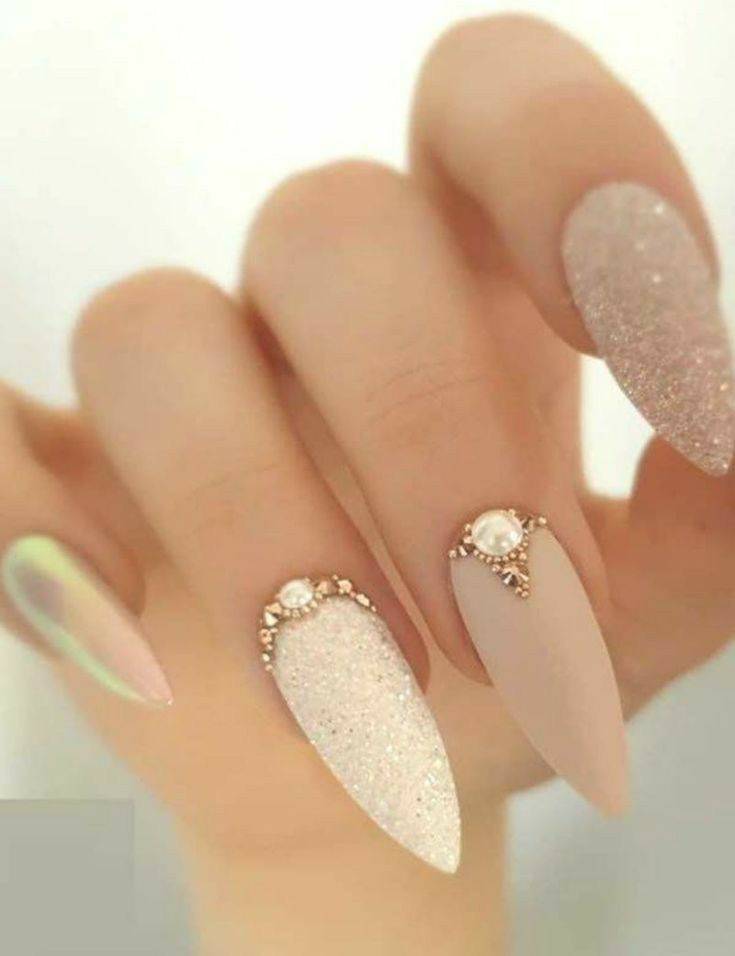 Moda Nails