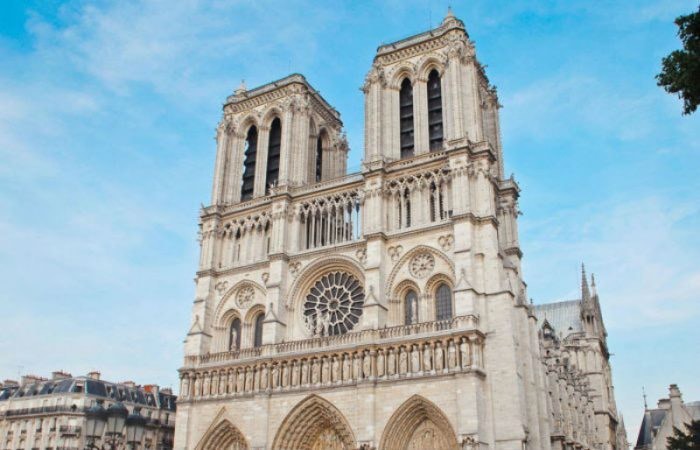 Place Catedral de Notre Dame