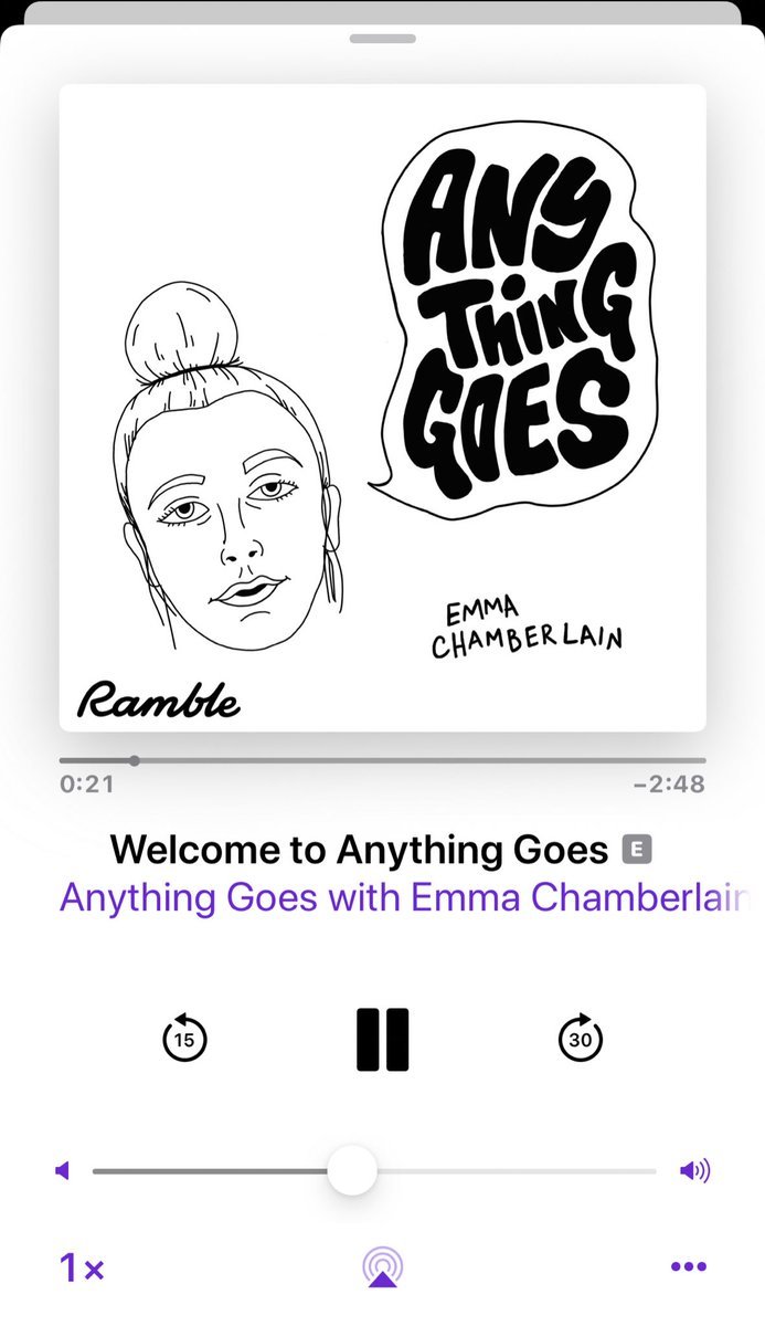 Moda Anything Goes with Emma Chamberlain