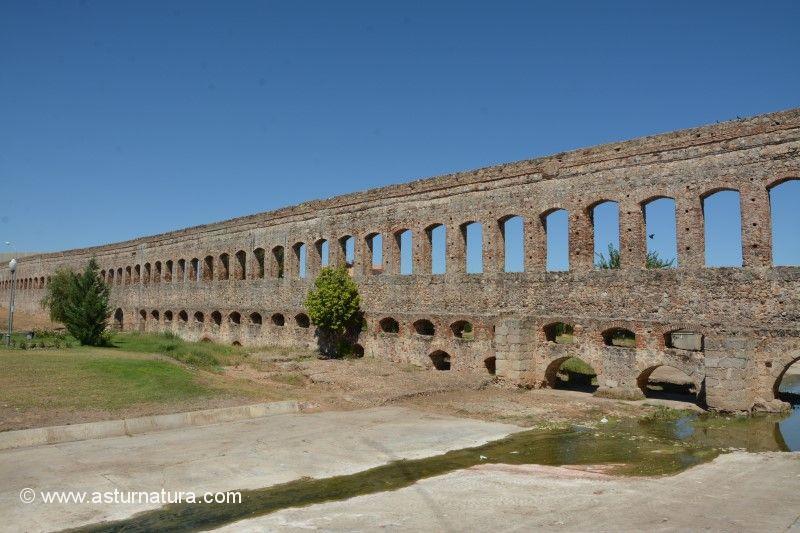 Places Acueducto de San Lázaro