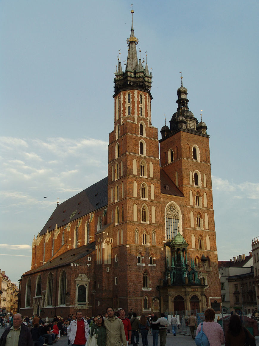 Place Basílica de Santa María