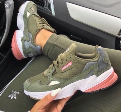 Moda Adidas Falcon 