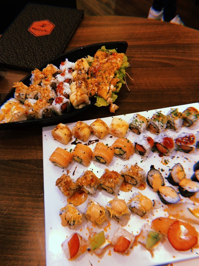 Restaurantes Manzoku Sushi House