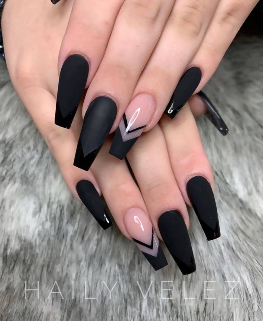 Fashion Black nails by Haily Velez