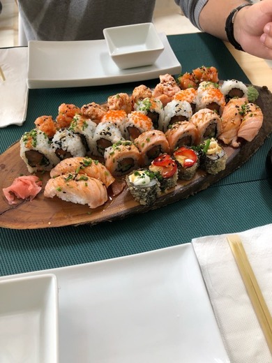 MOA SUSHI