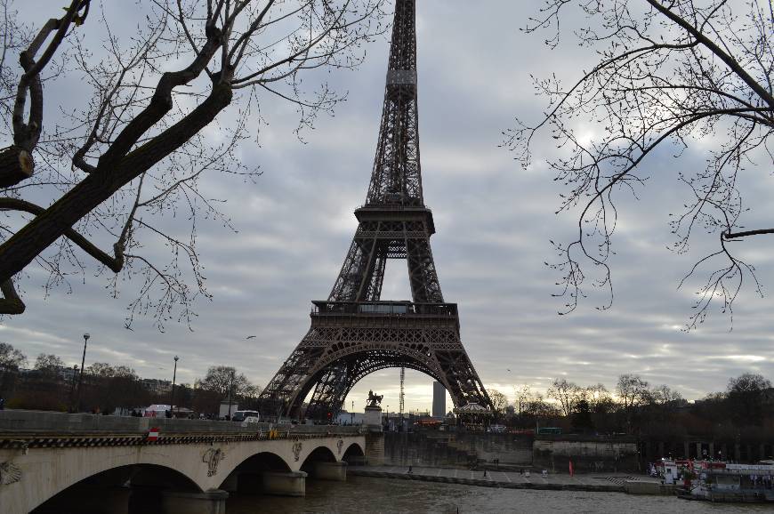 Place Torre Eiffel