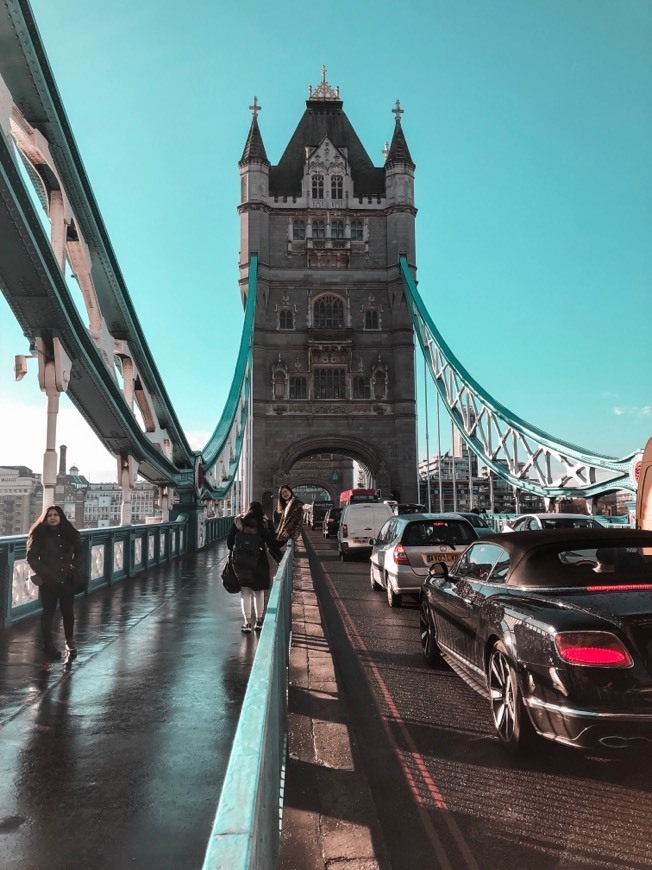 Place Tower Bridge