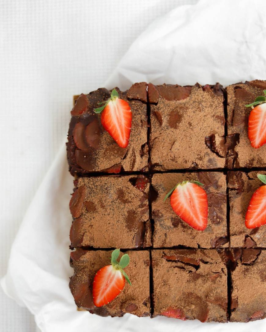 Moda Brownie com Morangos e Cobertura de Chocolate