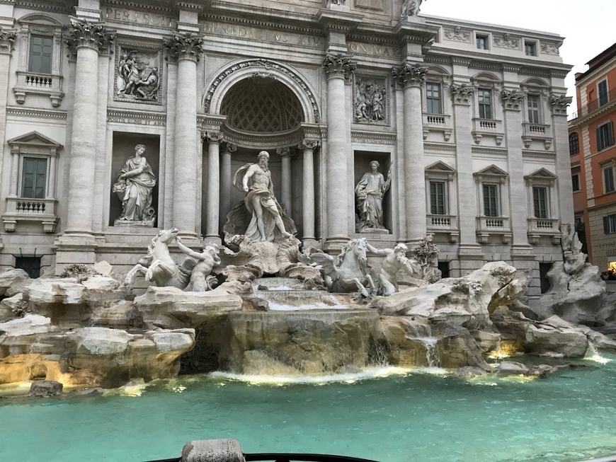 Place Fontana di Trevi