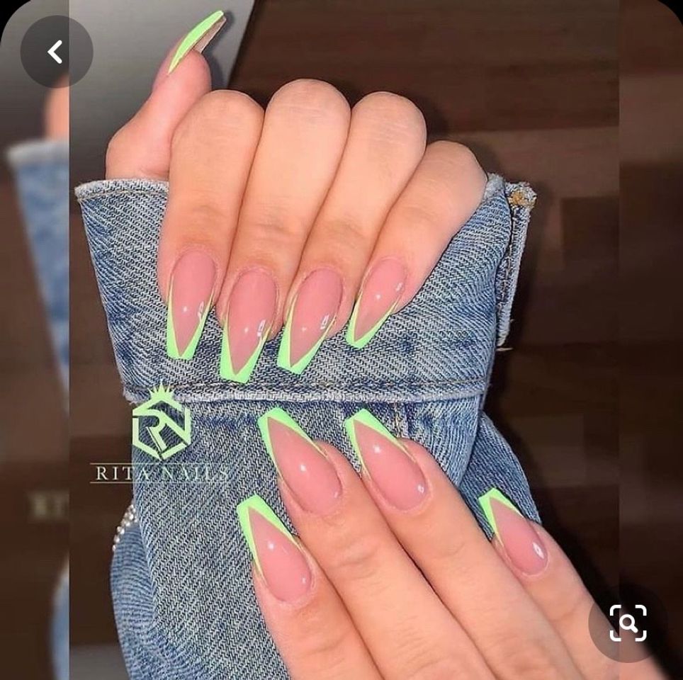 Moda Neon nails 