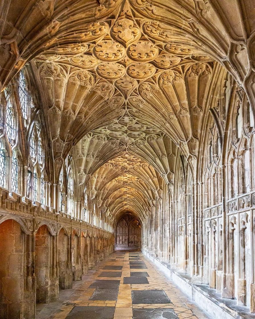 Place Gloucester Cathedral