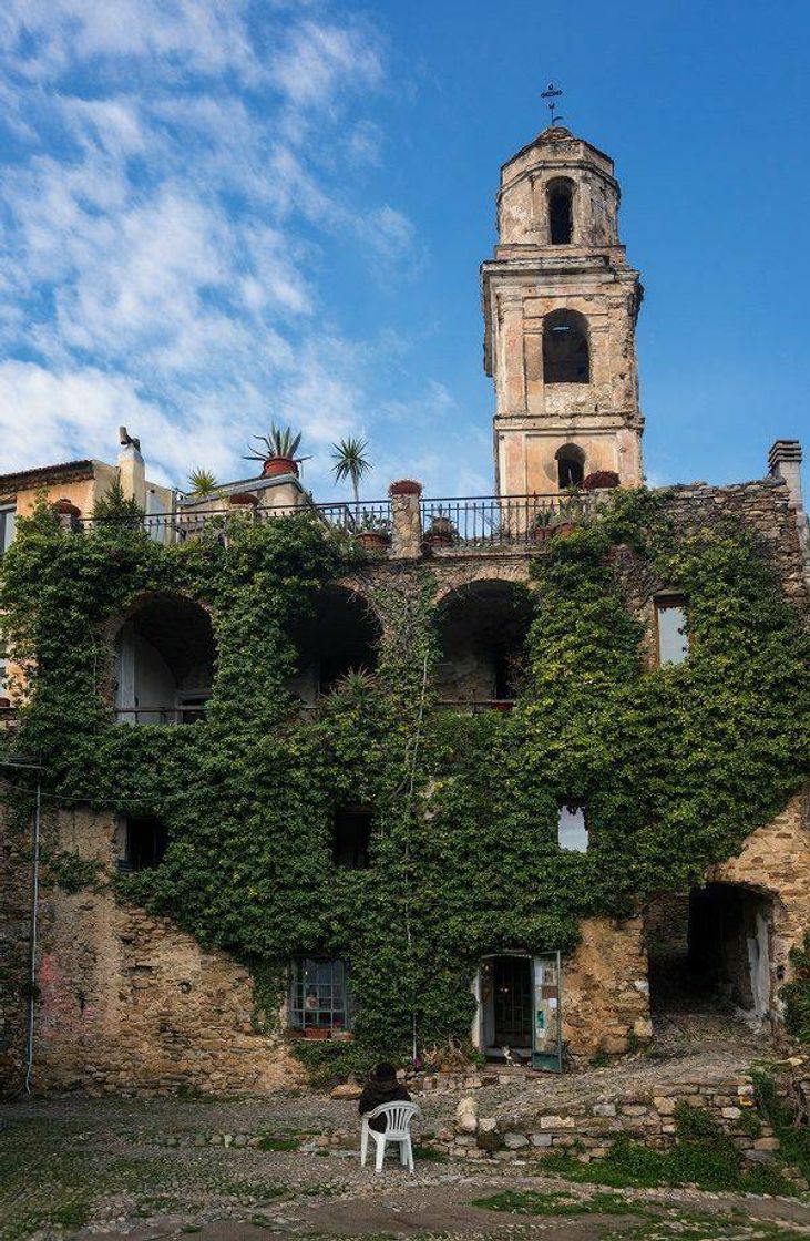 Place Bussana Vecchia