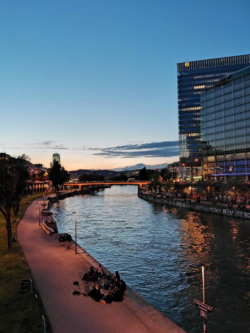 Place Marienbrücke