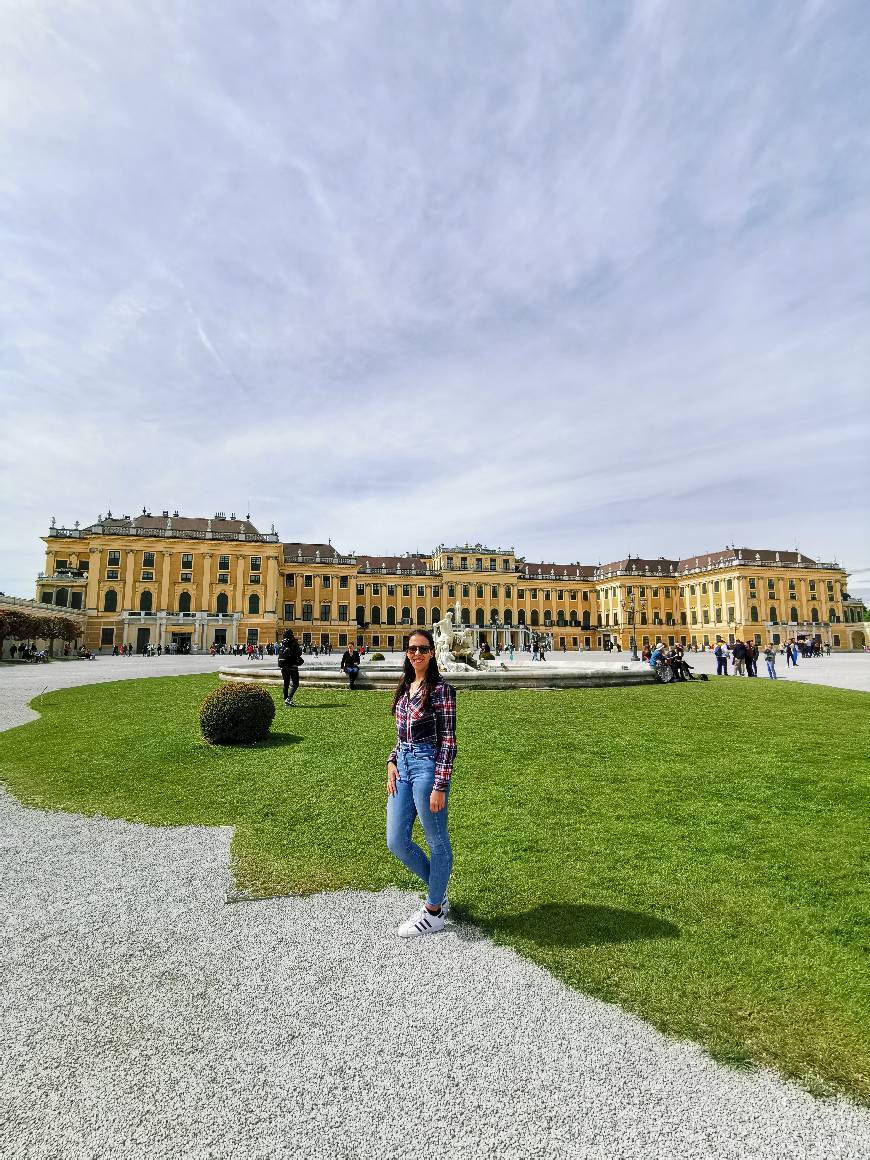 Place Schönbrunn Palace