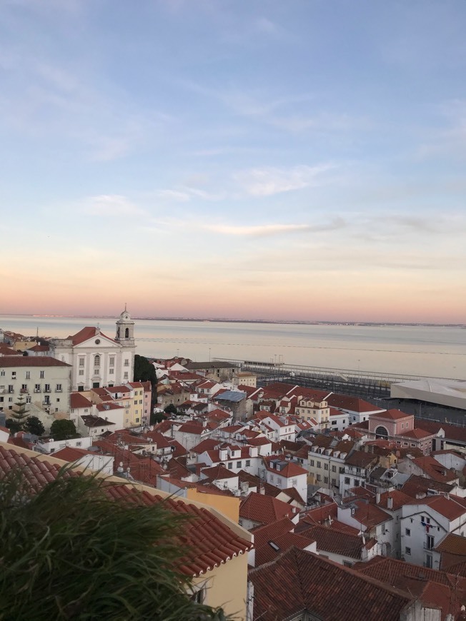 Place Miradouro de Santa Luzia