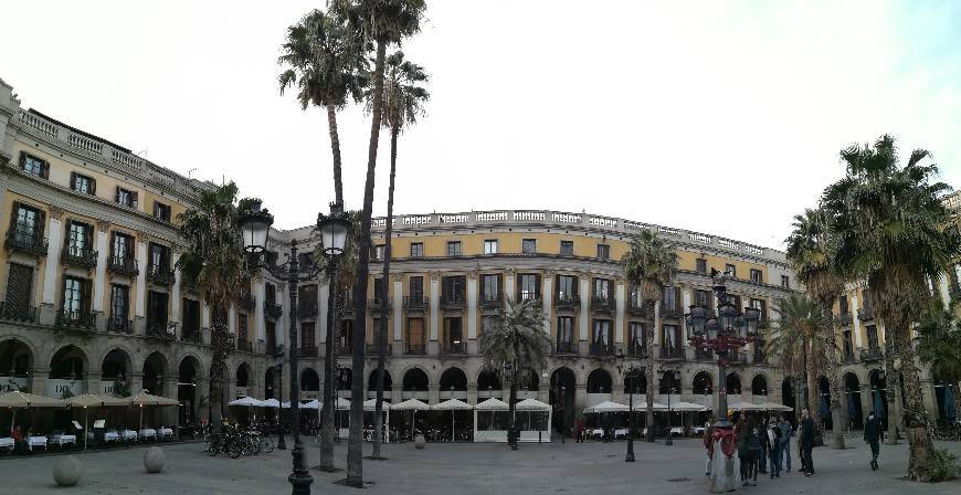 Lugar Plaça Reial