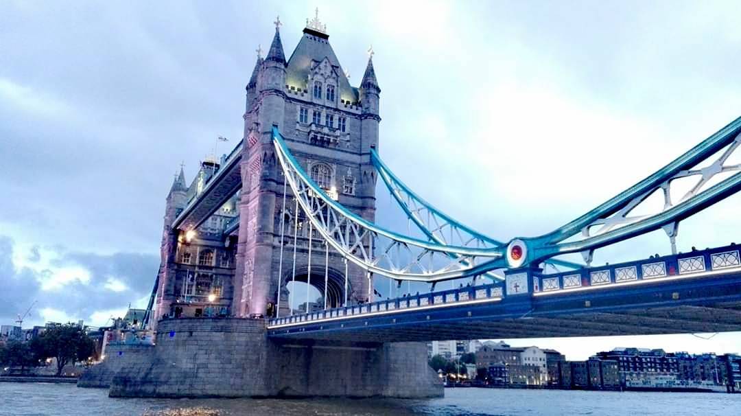 Place Tower Bridge