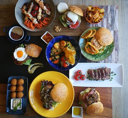 Restaurantes Burgers and Bowls Faro