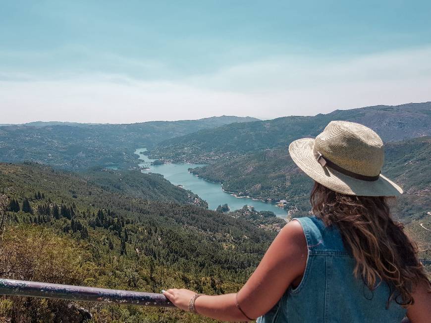 Lugar Miradouro da Pedra Bela