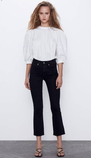 CROPPED FLARE MID-RISE JEANS