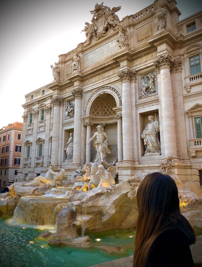 Place Fontana di Trevi