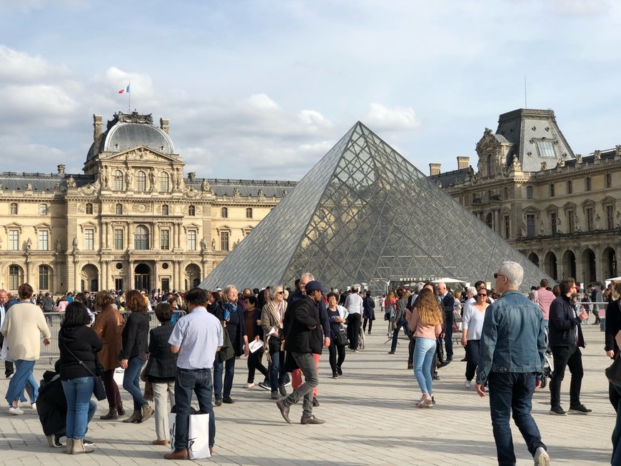 Lugar Museo del Louvre