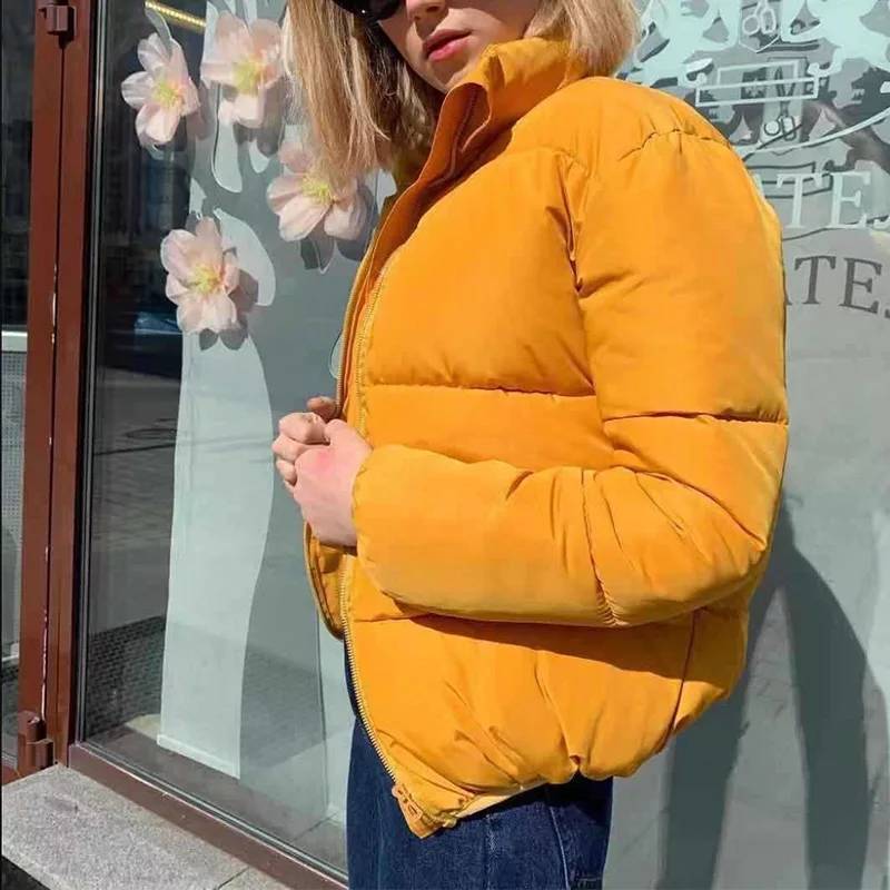 Moda Casaco de inverno amarelo (15€)