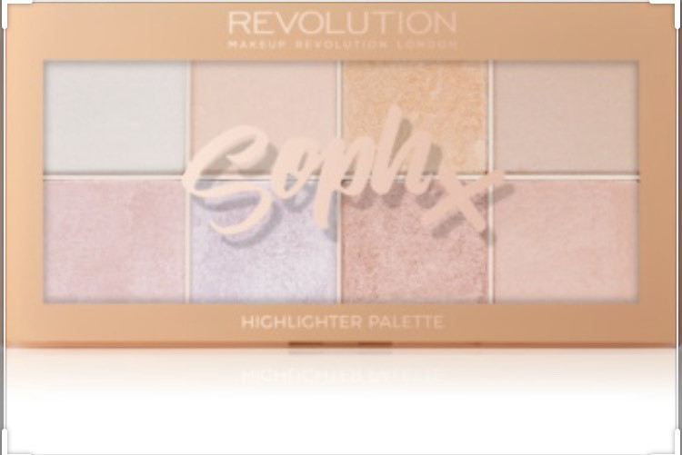 Product Makeup Revolucion SOPH X paleta iluminadora✨ 