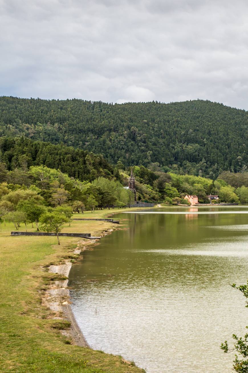 Place Furnas Lake