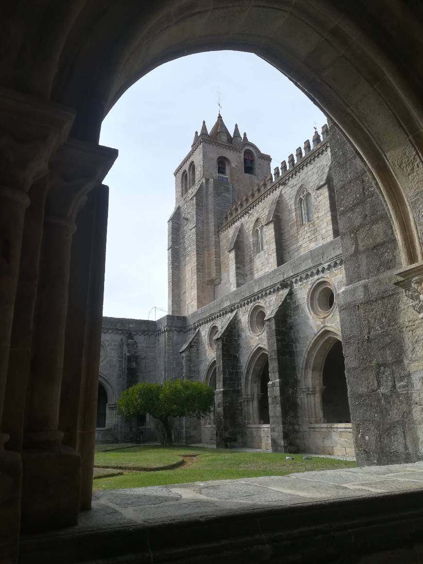 Place Catedral de Évora