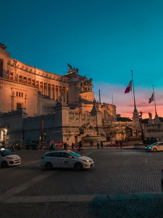 Place Monumento a Víctor Manuel II