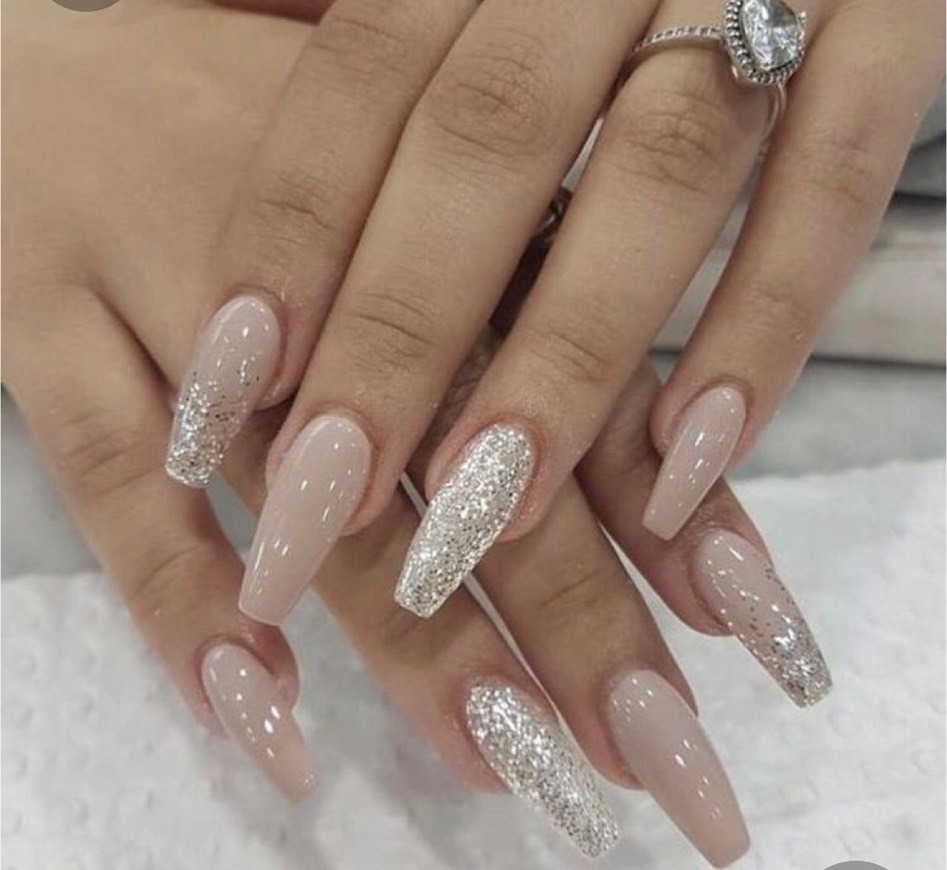 Moda Nails 