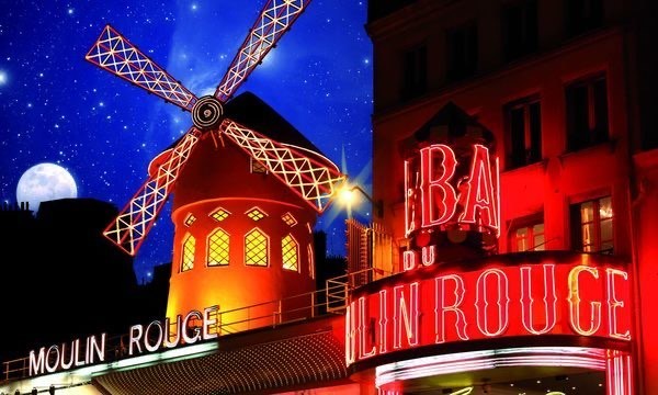 Place Moulin Rouge