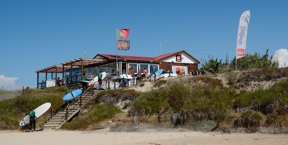 Lugar Baleal Surf Camp - Peniche, Portugal