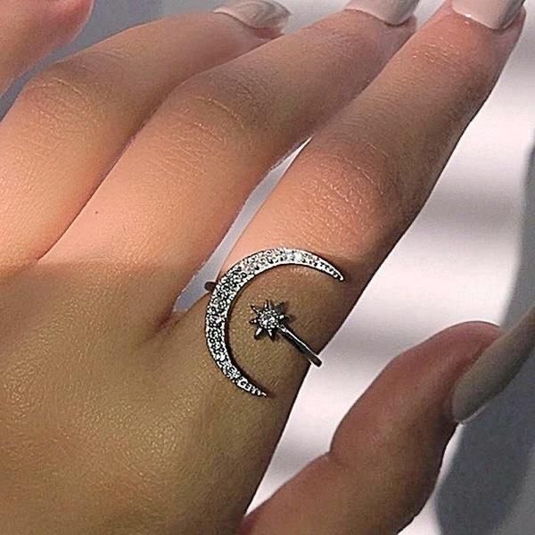 Social Moon and star ring