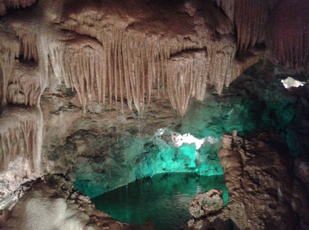 Place Grutas de Mira de Aire