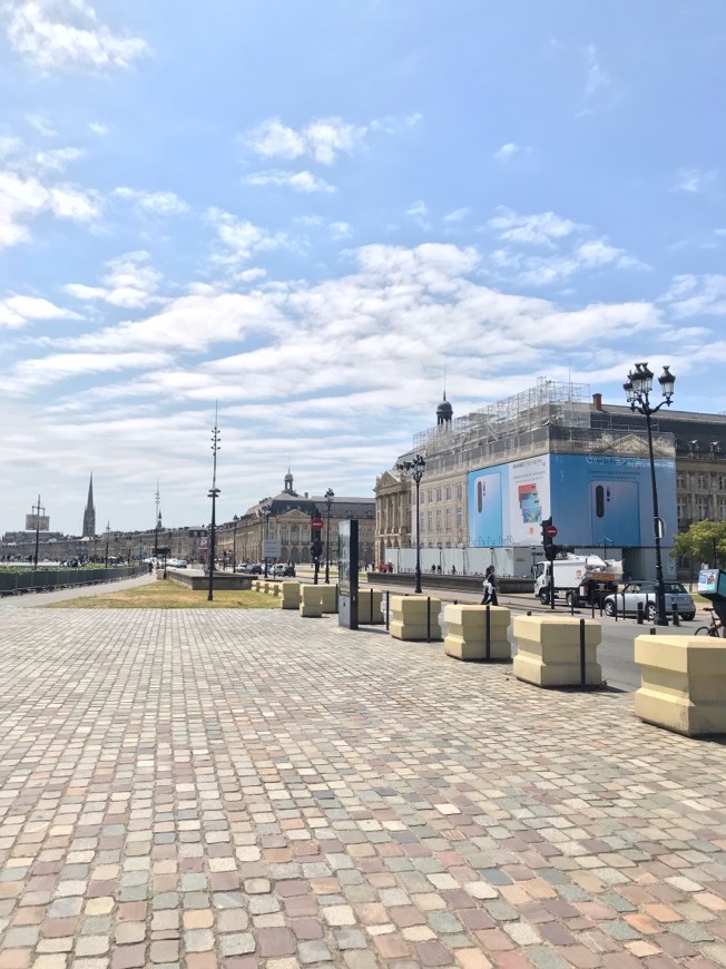 Lugares Port de La Lune Bordeaux