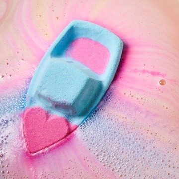 Product LUSH Love Boat Bath Bomb