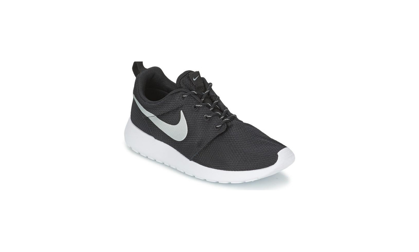Social Nike Roshe One