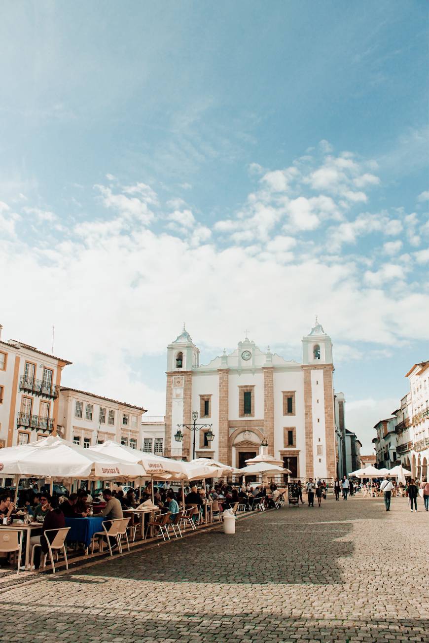 Place Praça do Giraldo