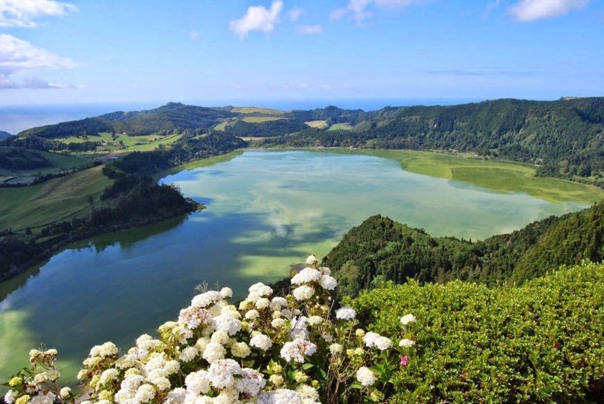 Place Furnas Lake